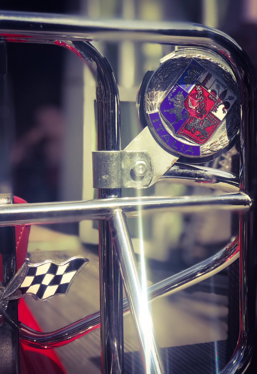 stevejamesyep's tweet photo. Scooters all polished and raring to go to @Brands_Hatch on Sunday for @AutoItaliaMag #festivalitalia https://t.co/vLpDpy8LKv