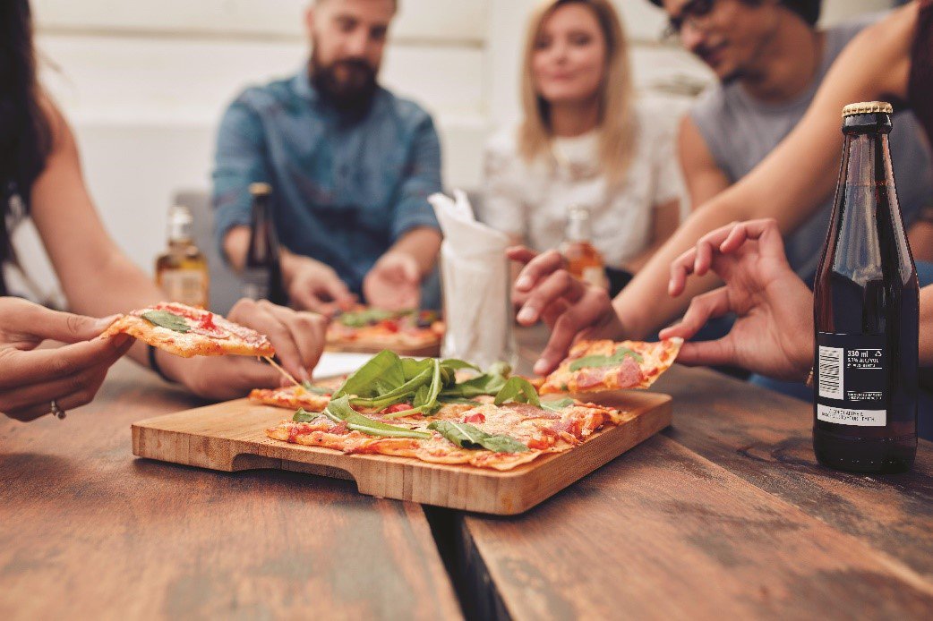 ElectroluxProFR's tweet photo. Vous souhaitez ouvrir un #snack mais ne savez pas vraiment comment vous y prendre ? #ElectroluxPro vous dit tout des 6 erreurs à éviter : https://t.co/J6oMlD9hoT #restauration #snacking #food https://t.co/wJu1gn52G2