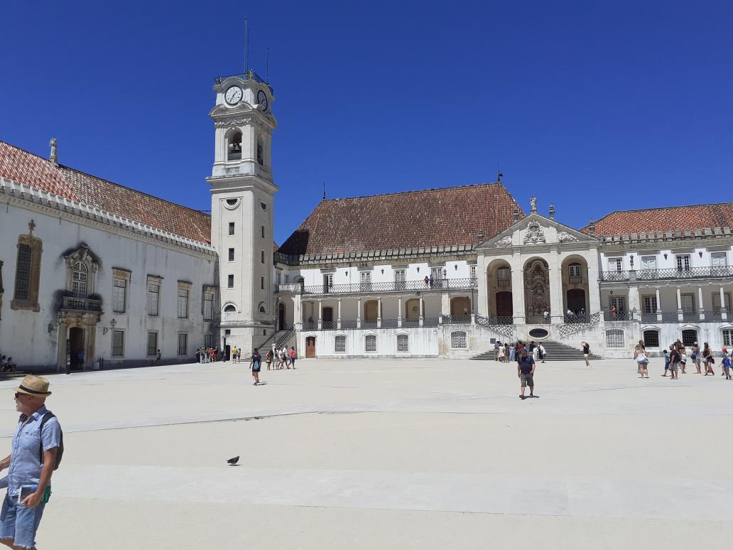 Thomas Hardy On Twitter Universite De Coimbra Un Joli Cabinet De Physique Et Une Bibliotheque Extraordinaire Portugal