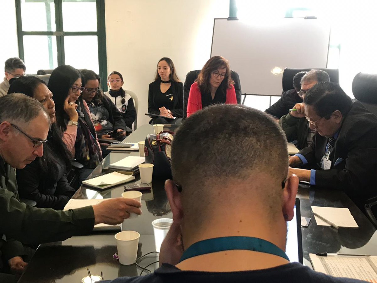 AlcaldiadeBosa's tweet photo. #AEstaHora⌚ se desarrolla Comité de Derechos Humanos en el que participan🙋♀️🙋♂️ @AlcaldiadeBosa @personeriabta @GobiernoBTA @secredistmujer @Educacionbogota @SubRedSurOcci @PoliciaBogota @habitatbogota @SeguridadBOG @integracionbta #IDEPAC
Comprometidos con #DerechosHumanosBogotá https://t.co/YAdPclIQqM