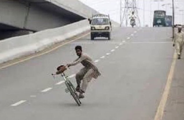 rizwanraheem402's tweet photo. Interviewer: What's your skill?

Pindi boy:👇😂 https://t.co/WYmlq21NHK