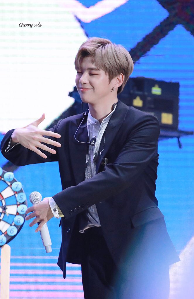 cherrycola_nw's tweet photo. 190816 오늘정말 사랑둥이🐶♥️🐶♥️
#강다니엘 #다니엘 #KANGDANIEL #DANIEL https://t.co/WreHLiDiuO