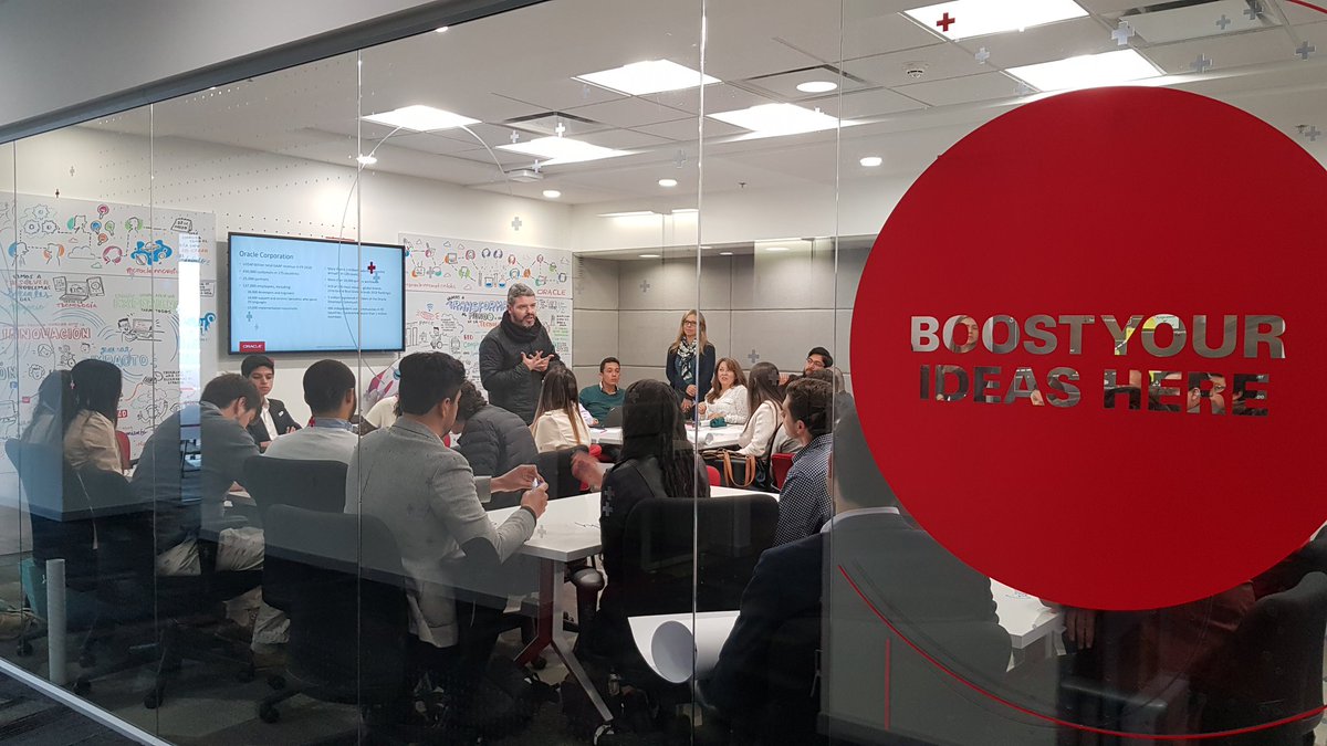 marialondonog1's tweet photo. Las sesiones en el #OracleInnovationLab no para! #Tecnologia https://t.co/4iMmKK0llw