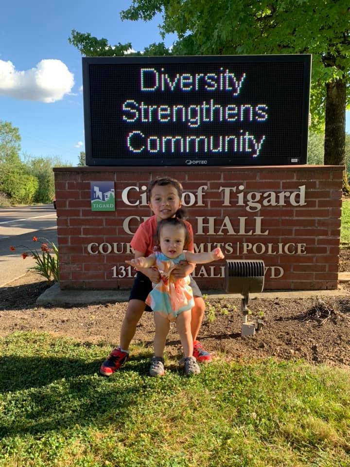 TigardOR's tweet image. The joy in #localgov and an inclusive community...

Mayor @JasonSnider2, @TigardLibrary, @TIGARDCHAMBER, @jloveroses, and @cygnoir celebrating #CityHallSelfie Day.