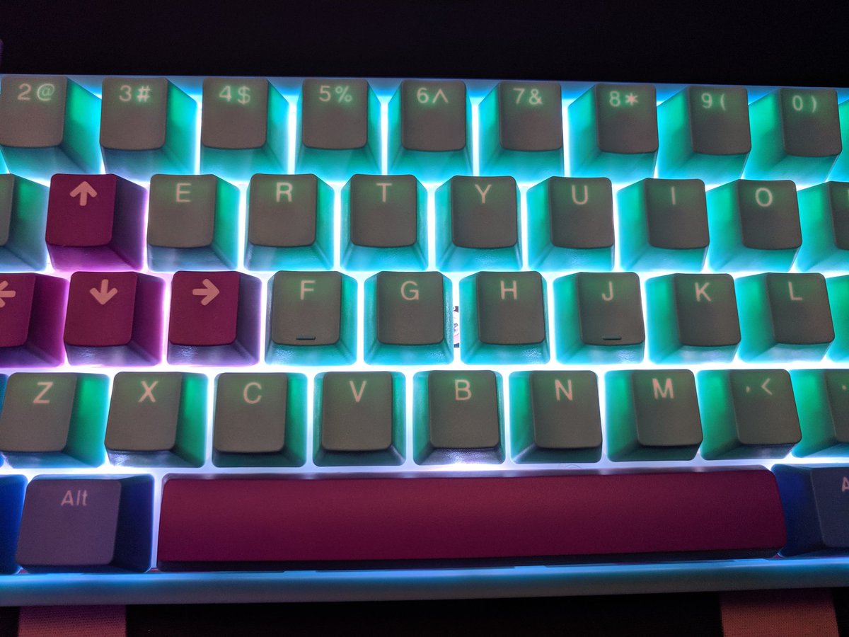 Ducky Keyboard Hi There It S Different From These 2 Kinds Of Keycaps The Frozen Llama Is Non Backlit