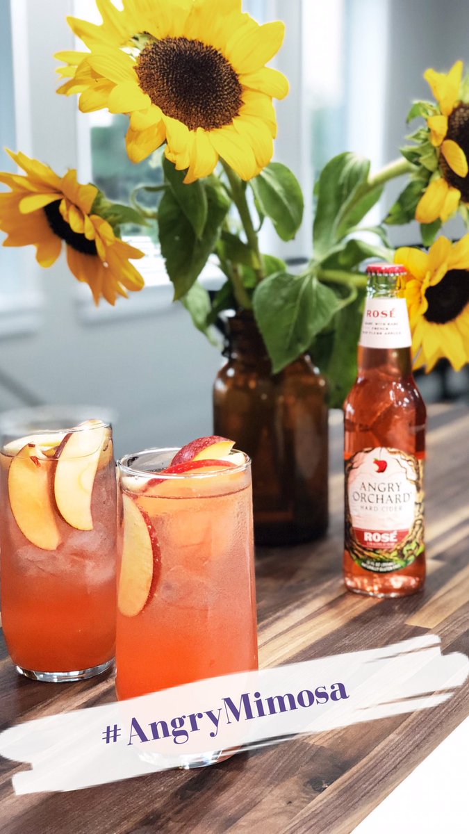 TheLookOfYou's tweet photo. 💜Hello Beautifuls💜
Fall 🍁 is ALMOST here!!!  To celebrate Fall 🍁 and #tailgating and bonfire 🔥 season @sstanaford 🦄 has this #AngryMimosa #TLOYCraftedCocktail 🍹 using @AngryOrchard with  #AngryOrchardRose Hard Cider🍺.  ⬇️🍹LINK🍹⬇️
https://t.co/Hbv7Koq58O https://t.co/hCLkJNA5WZ