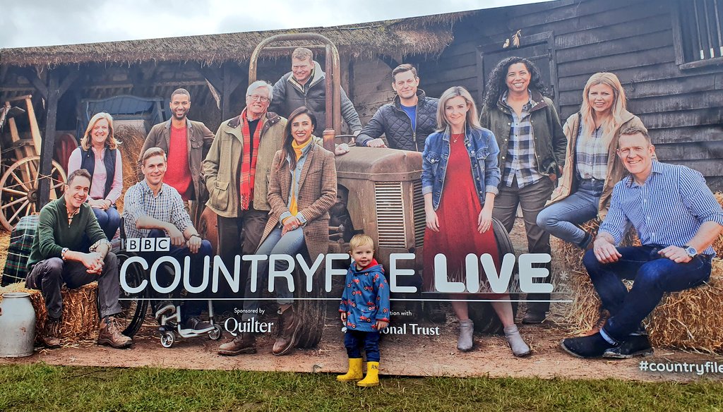 bringingup_baby's tweet image. We have had the most amazing day @Countryfilelive so much to see and do! It may have been a bit wet but that's ok we got to wear our wellies!  #CountryfileLive #castlehoward #wellieweather #FridayFun @CastleHowardEst