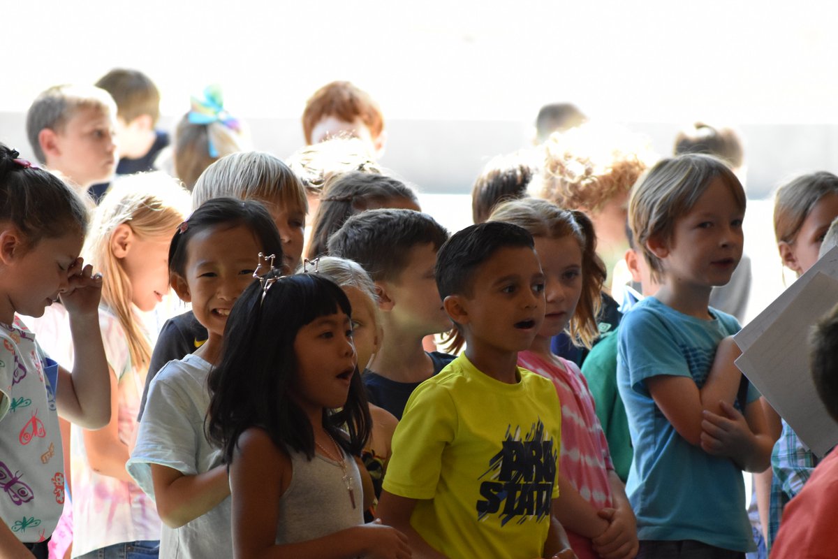 WCEdTech's tweet image. Nothing more priceless than seeing the look on student's faces when they take their first steps into student-centered learning environments. @TiceCreekWC @WalnutCreekSD Next up @WalnutCreekIS walnutcreeksd.org/wcitransformed #WCITransformed Brought to you by Measure D!