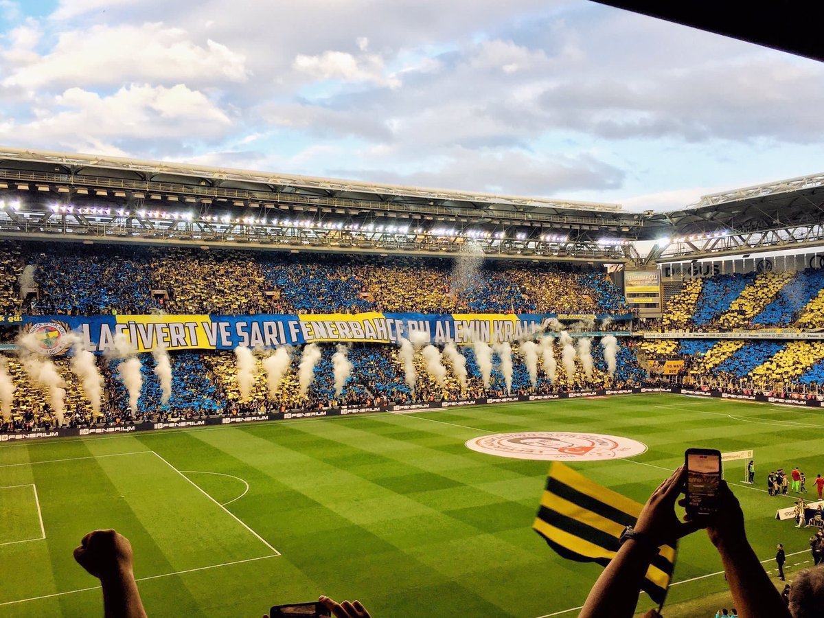 AtAvratFeners's tweet photo. BU ALEMİN KRALIDIR FENERBAHÇE💛💙
#OmuzOmuzaSampiyonluğa #Fenerbahce https://t.co/ODamuDtqVI