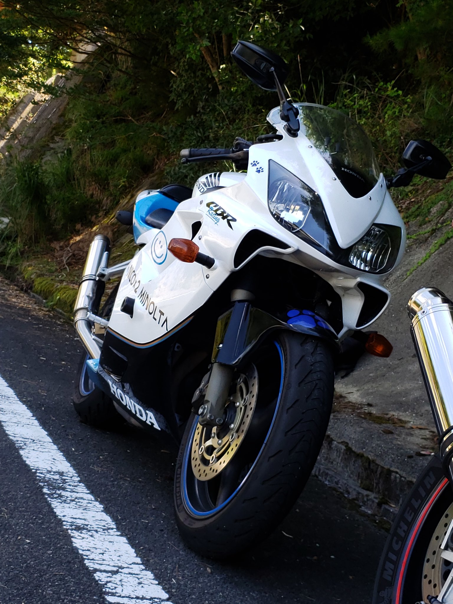 Shiori O ゚ 1y 自家塗装で 赤黒からミノルタ風へ変わりました 名前 Shiori 性別 女 身長 155 愛車 Cbr600f4i 足つき 両足爪先 好き ツーリング 猫 音楽 嫌い 虫 一言 バイク技術向上のためジムカーナ特訓中 よろしくお願いします Shiori O ゚ 1y 自家塗装で 赤黒からミノルタ風へ変わりました 名前 Shiori 性別 女 身長 155 愛車 Cbr600f4i 足つき 両足爪先 好き ツーリング 猫 音楽 嫌い 虫 一言 バイク技術向上のためジムカーナ特訓中 よろしくお願いします