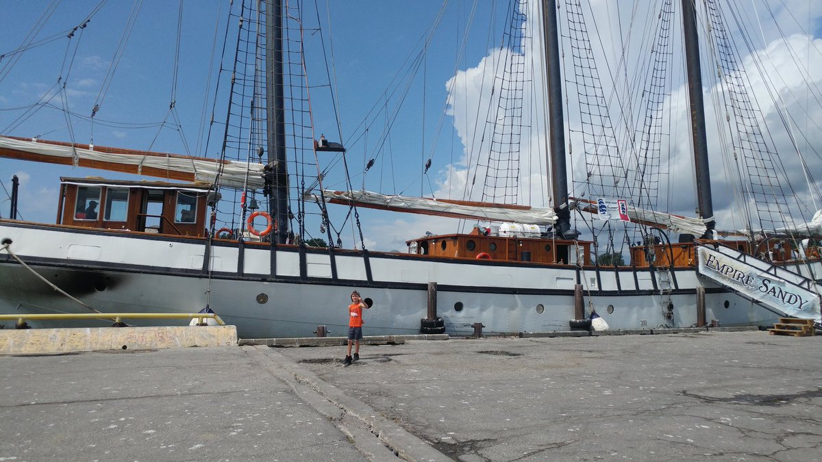 RealMiloJames's tweet photo. I had so much fun seeing the tall ships docked yesterday! I can't wait to go back this weekend and hopefully tour some of them!! #empiresandy #tallshipskingsville #tallship https://t.co/cBWxZuDHYz