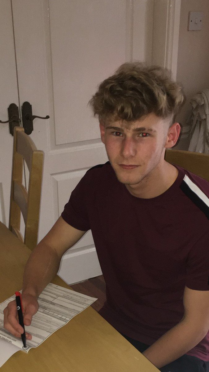 themindball's tweet image. This is terrible to see😔 20-year-old ex Wales youth player Joel Darlington sadly took his own life on March 18 after battling Mental Health issues as a result from a spate of injuries ☹️

He was suffering from anxiety after enduring a serious long-term back injury

RIP Joel.😇