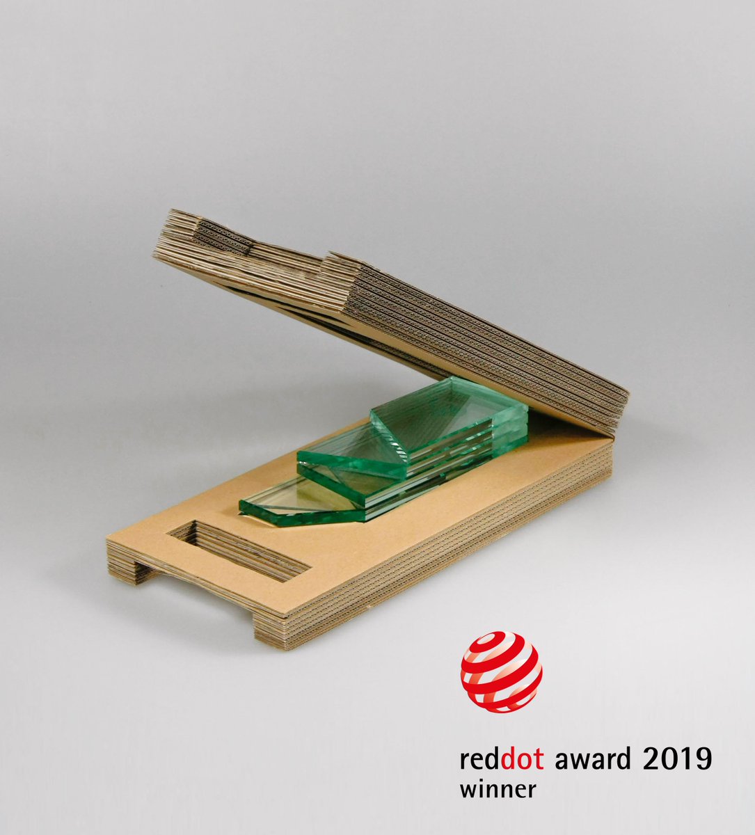 <a href="/mjmccag/">mjm.cc AG</a> erhält den Red Dot Award 2019 für das stimmige und durchdachte Verpackungsdesign für die Trophäe des Schweizer Filmpreises. <a href="/reddot/">Red Dot</a>: Berlin, wir kommen!
#reddot #reddotaward