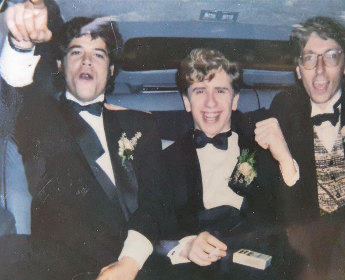 ¿Os acordáis de aquel día que ganamos un #OSCAR? 😲🤯
Aquí estamos en el coche de vuelta de la ceremonia, camino de la fiesta de la que tanto se ha hablado 😉