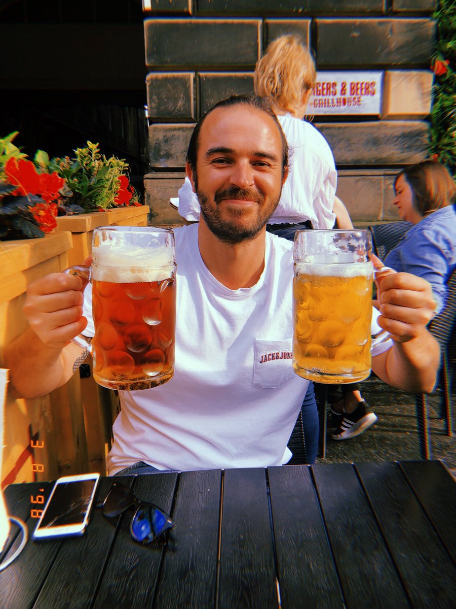 Elise_Morris's tweet photo. @HelenAnderz Burgers and beers grillhouse! 😍😍 https://t.co/PiRSn5TdSM