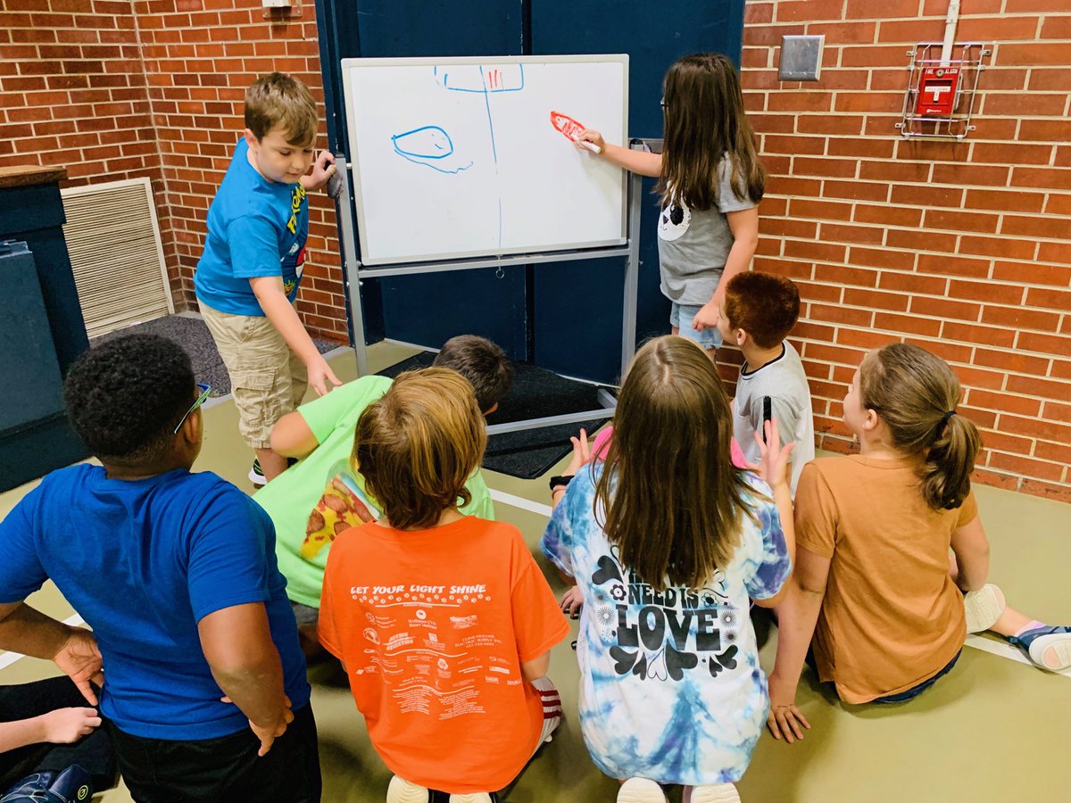 KCS_Jefferson's tweet photo. Today’s RAD Friday is about cooperative learning and enrichment activities! #learningisfun and #wearerad https://t.co/OLUwvo56VD