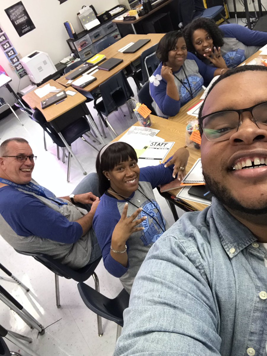 GreatGilbert_AP's tweet photo. 4th Grade team meeting! Happy Friday!This has truly been an awesome week at LTN. We look forward to being champions for our students! #WatchUsGrow #WritingOurOwnNarrative @FultonCoSchools @WeAreNolanOwls @LTNolanOwls @DawsonJermaine1 @THRIVE_SLC @HeavenlyMont @gyimah_whitaker https://t.co/2drnVxr8ua