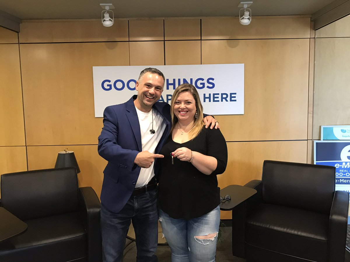 TBuoniRealtor's tweet photo. Another happy closing! Congratulations to my buyer client Kelley!
#RealEstate #eMergeRealEstate #TomBuoniSellsRealEstate #AjayPandyaTeam #Buy #Sell #Invest #Residential #Commercial #RealEstate #REALTOR https://t.co/2WL1GFtlxj