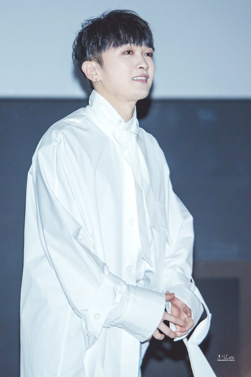 duck_latte's tweet photo. 190816젝키빌라 월드타워 무대인사

오늘도 김예쁨씨가 나의 힐링💕

#김재덕  #kimjaeduck #金在德   #ジェクスキス  #jwalk #sechskies https://t.co/Xnji3zxs9y