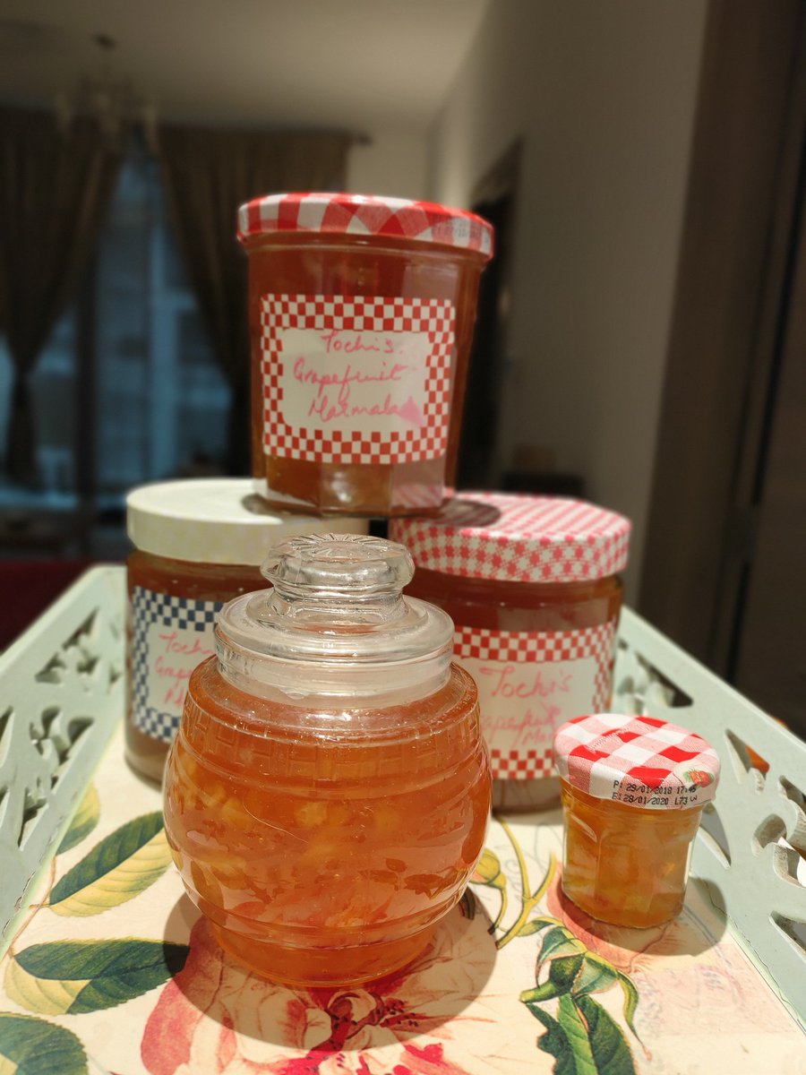 AbhilashaTochi's tweet image. #8WeekStreak still on,? Is it open for teachers too? 😀😀 Just reporting on my marmalade making skills. Lemon and grapefruit marmalade ready to share love with friends and family. Recipe shared by a friend from land far away @KHDA #happinessislearningsomethingnew 
#SummerVacation