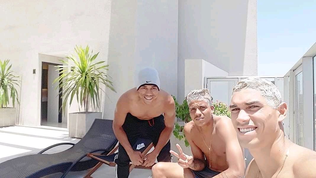 Alexvaamonde's tweet photo. Que toda la gloria sea para Deus. Meus irmao brasileros. Lucas tonii y Mauricinho los mejores del Beach Soccer @Vbsofc @BeachSoccerVen  todo es posible. https://t.co/tHqYjz5x51