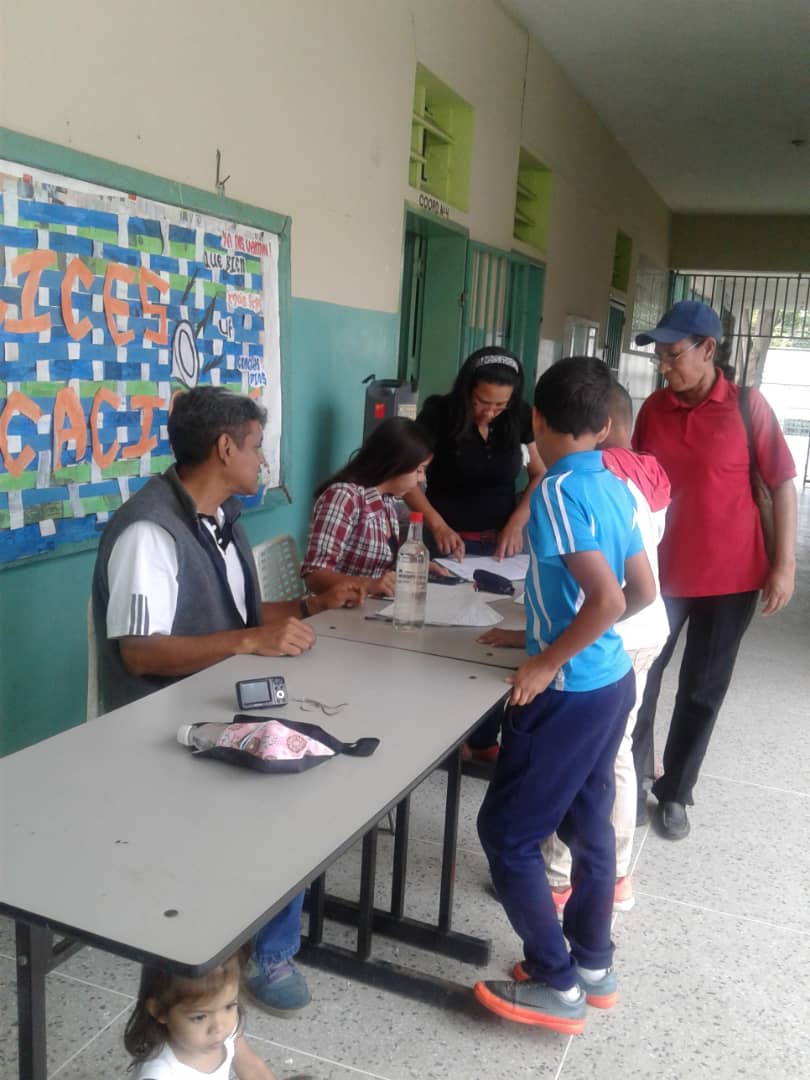 senifa_2019's tweet photo. #BuenaConvivenciaEnPaz. La muchachada de las comunidades disfrutando de dinàmicas y juegos en #AgostoEscuelasAbiertas . Aragua Potencia Recreativa @leoalvacabrera @MPPEDUCACION @psuvaristobulo @Brullerby_Suare @FundabitAragua @CRIFPMA @DeangelisEdith @carmenjsanchez https://t.co/5RvsR4e2sB