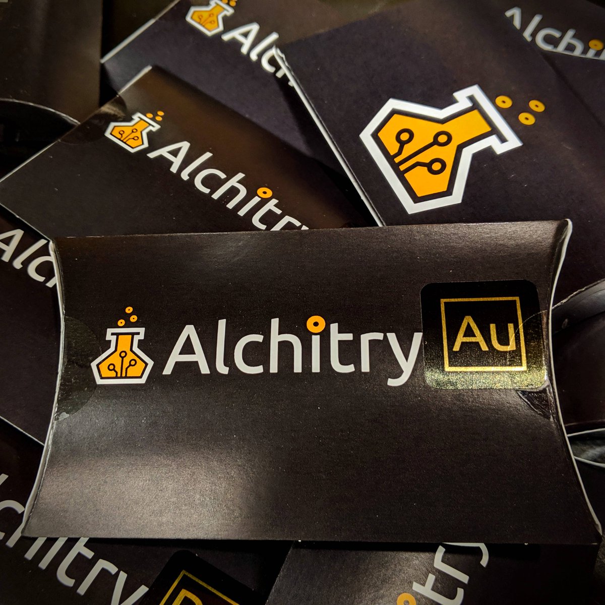 We got some new awesome retail packaging!