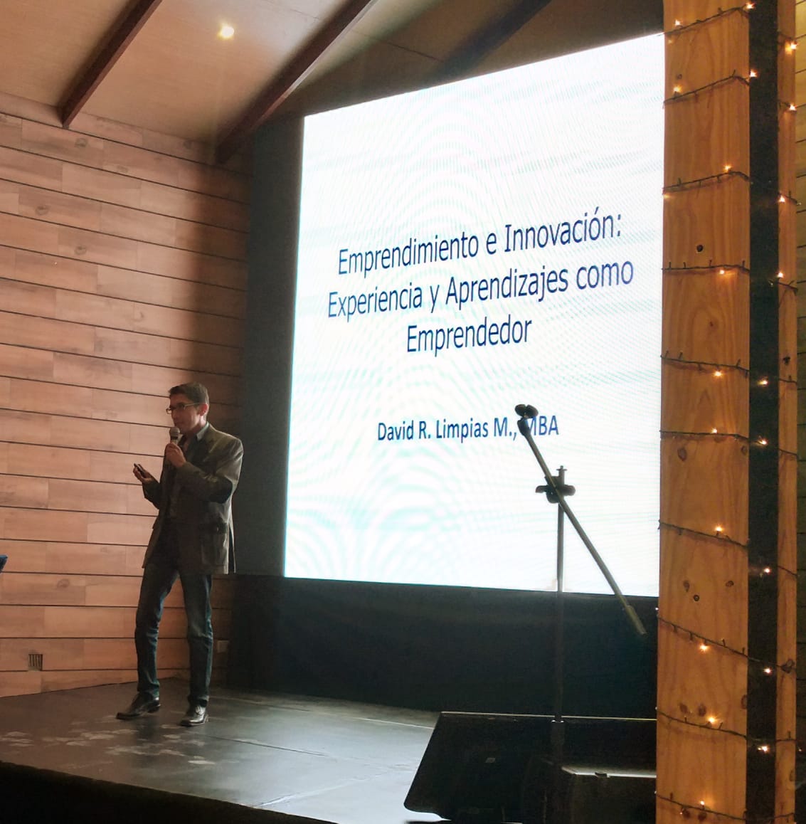davidlimpias's tweet photo. Anoche me tocó abrir las charlas de Innova Talks 😱 Agradecido por la invitación de @BoliviaInnova y @whynopecompany y feliz de compartir un poco de mi experiencia como emprendedor!

#emprendedor #emprendimiento #innovación #entrepreneur #entrepreneurship #innovation #innovatalks https://t.co/b2TorSYUEt