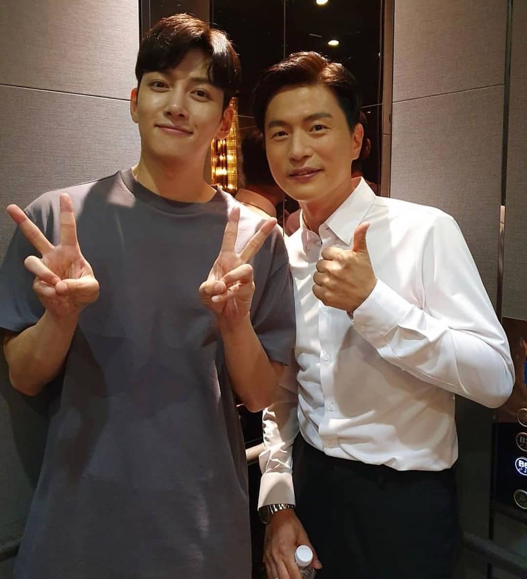 jichangworld's tweet photo. Reposted from @half.eyebrow.lover (@get_regrann) - ❤❤❤❤❤
Thank you movekyu
#지창욱 #jichangwook
#frozenwookieinacapsule #mr_sunshine
#Welcomebackjichangwook #ProudFanOfJCW #selfieking #HalfEyebrowLovers #GloriousShoulders
#kdrama #kpop #jinergizer #jcw #wookie#sexy https://t.co/Lfb9FK8LoP