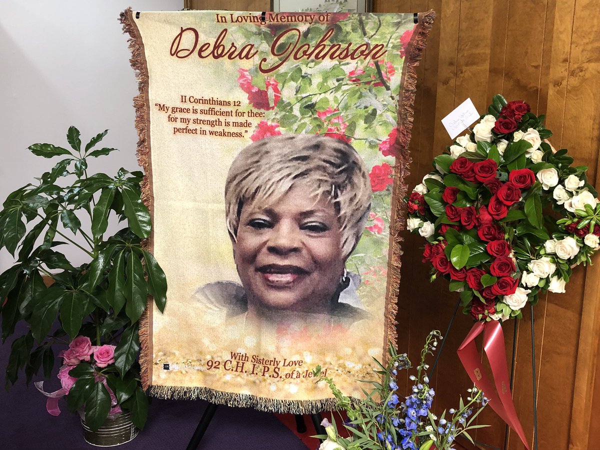 AriannaWMC5's tweet photo. Hundreds of people are gathered at The Temple Church in Nashville to say their goodbyes to #DebraJohnson - the Tennessee Department of Correction administrator who was killed by an escaped inmate from the West Tennessee State Penitentiary. #WMC5 https://t.co/WGIZL1M7B6