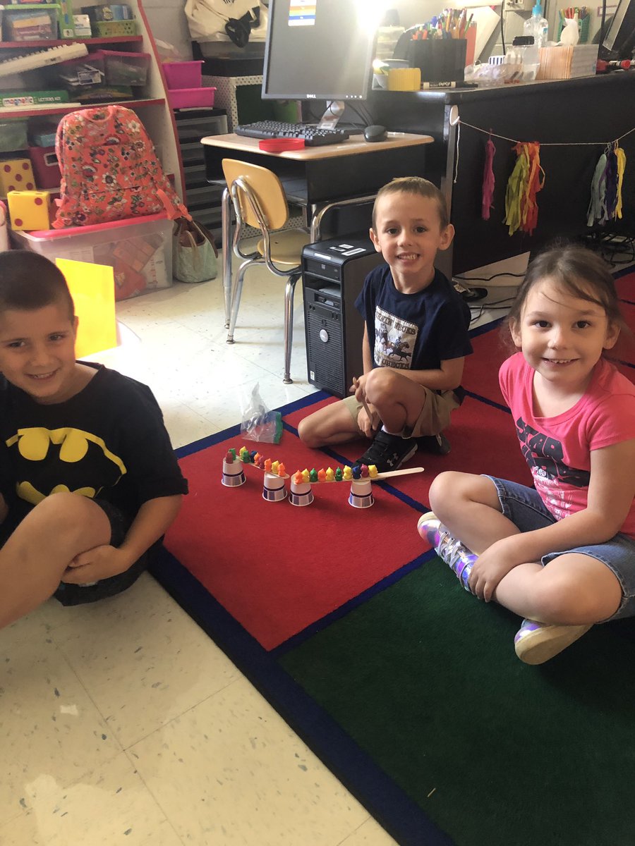 khrystenrae's tweet photo. This morning we read The Little Engine That Could, and we talked about how we can do hard things!  We tried some STEM fun to prove it. Can you build a bridge for 20 bears with 4 sticks and 4 cups? We can!! 
@CulleokaUnit #Kindergarten https://t.co/Y3BMNJaMaU