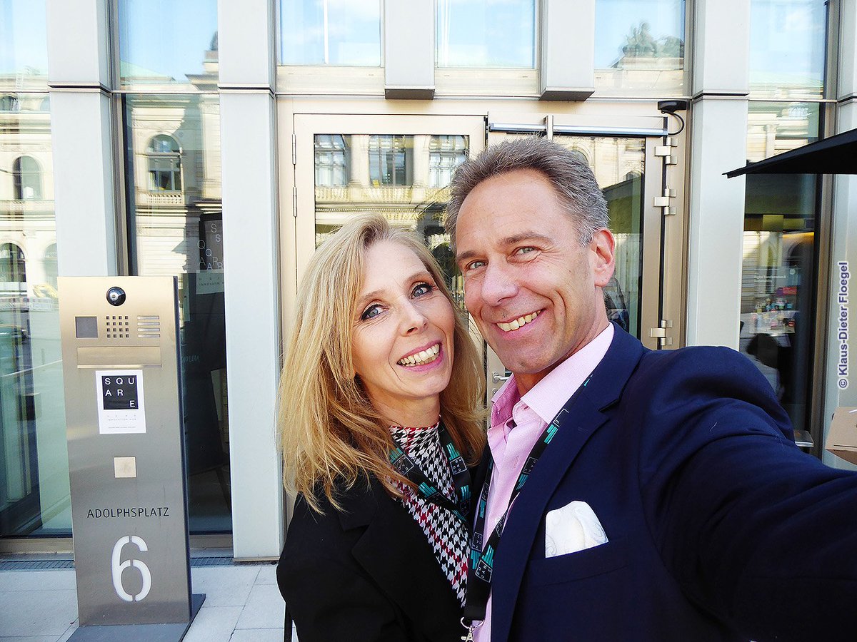 eklaus's tweet photo. Lovely and really interesting up to thrilling: The #squaredigitalweek @HSBA_ in Hamburg :-) #Hamburg #Lifestyle #VIP #AI #RoboterLove #event #Germany2064 #IT #Tech #mobility #ethics #future #bm #SocialIntelligence #SocialMedia https://t.co/TzgPHkWc8w