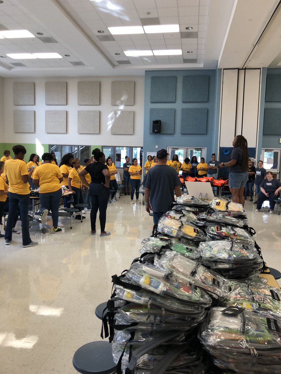 WithMerci's tweet photo. It’s time to have fun and get the kiddos ready for the school year 🤗 #withmerci #returning2learning #wedoitforthekids #workqwithmerci #startwithmerci #givewitgmerci #educatewithmerci https://t.co/WTTbKKivwy
