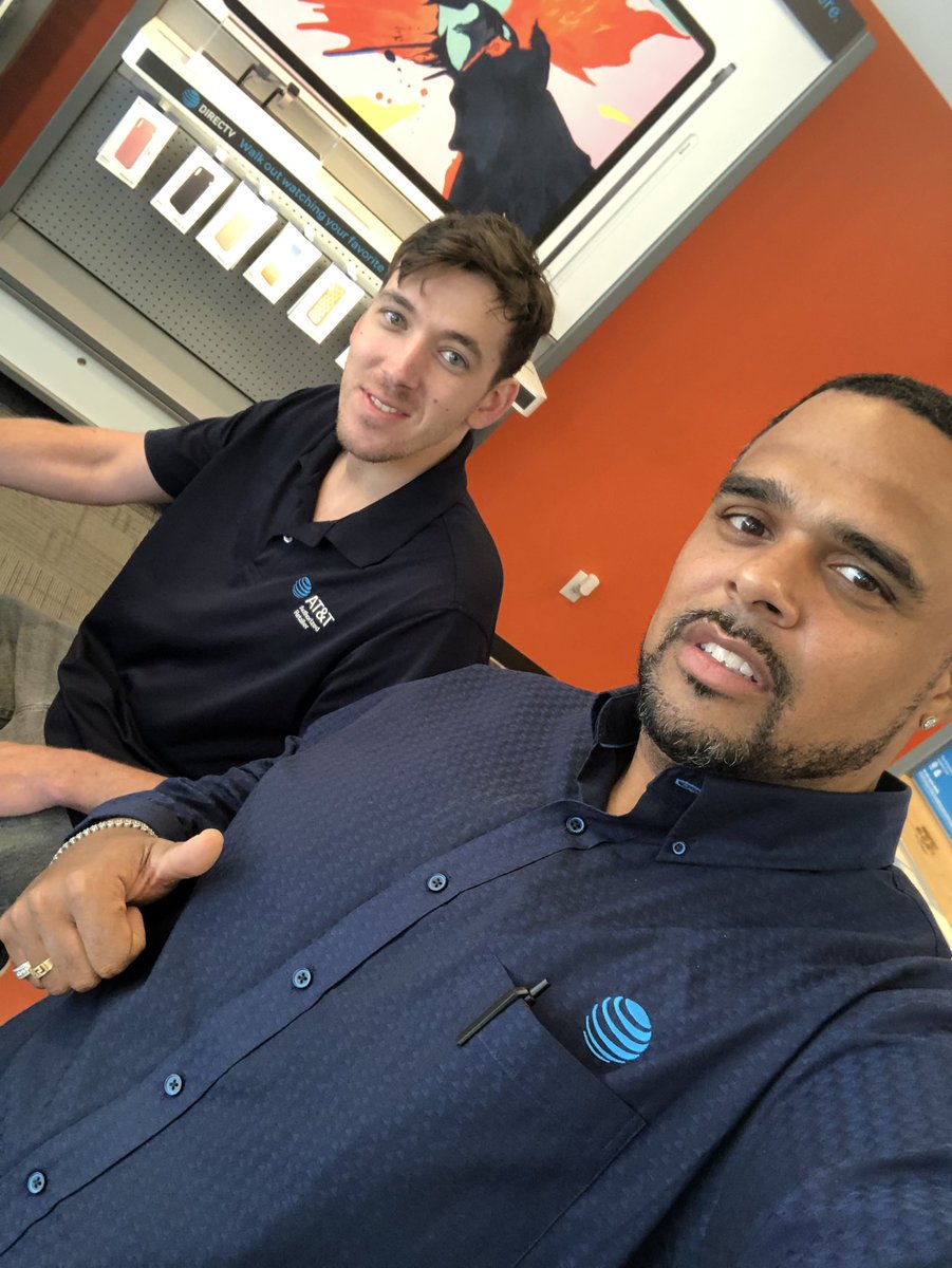 DemetriusPR1NCE's tweet photo. Yesterday had privilege to visit Cameron village with drew .. share best practices and #IGNITE #arignite @AllyG52 @STyayouknowme @AdamMRagab @404girl https://t.co/uPhdk2AQuP