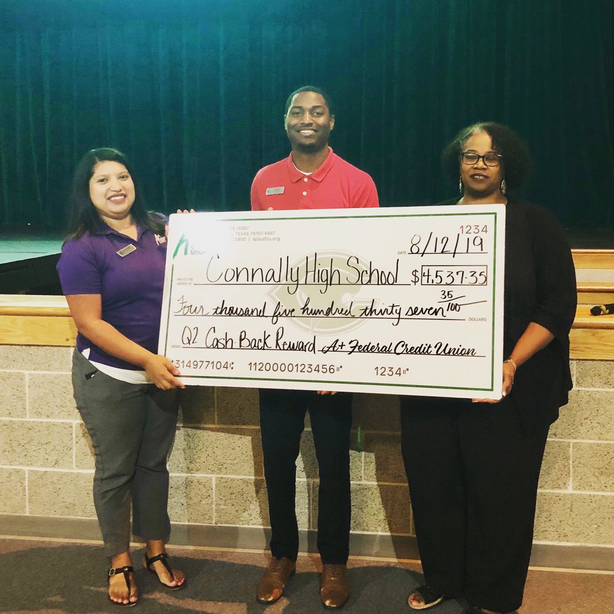 aplusfcu's tweet photo. Our @JBConnallyHS branch presented the Cash-Back Checking rewards for the second quarter today! @pfisd #aplusfcu #backtoschool #ConnallyHighSchool #PflugervilleISD #cashbackchecking https://t.co/C2vDfte3Qv