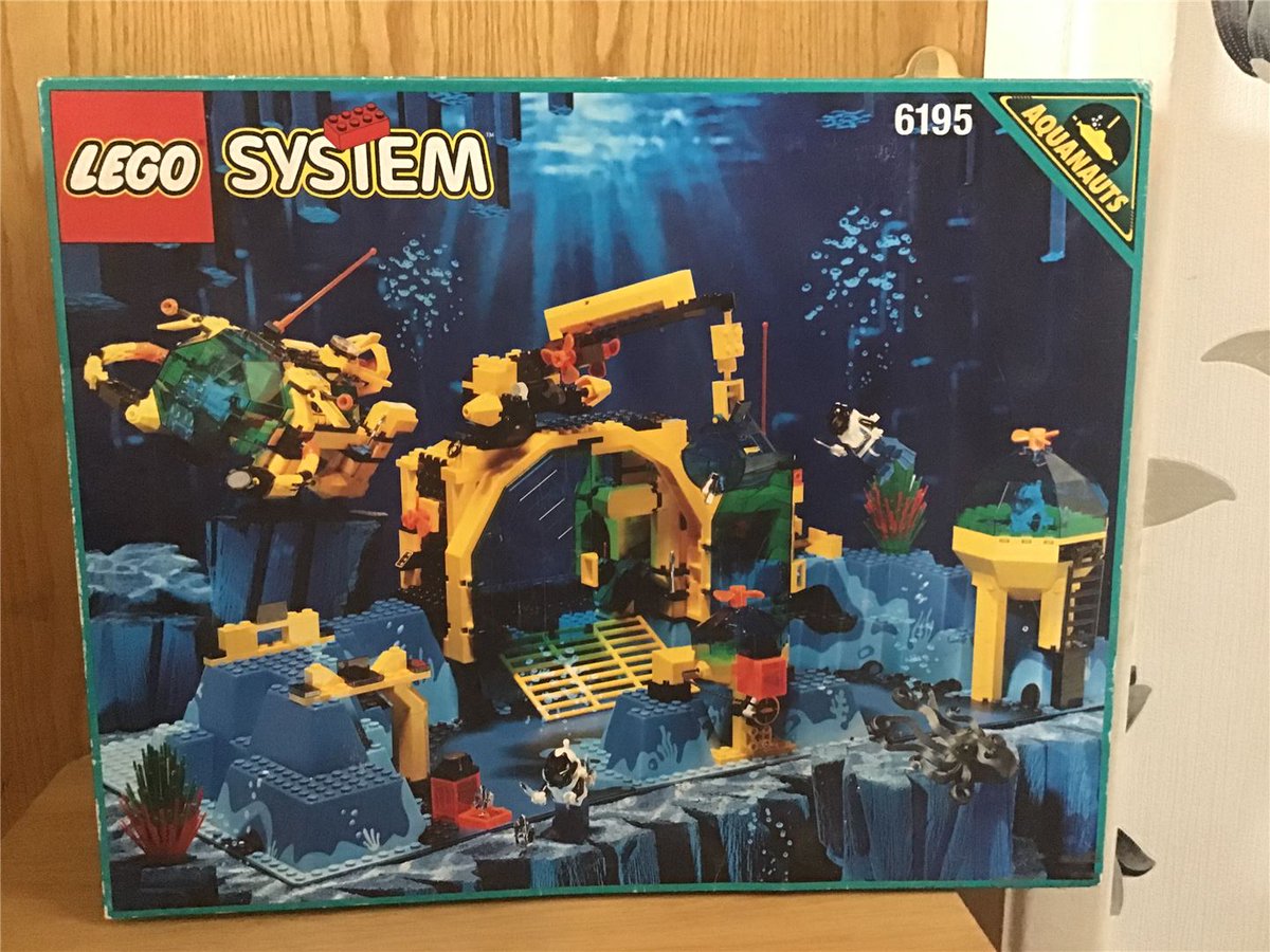 pilotbrick's tweet photo. #Lego6195 #Aquazone - Neptune Discovery Lab from 1995 with all pieces, instruction and box for about USD 121 / £ 100 / € 109 from seller "Kasbabes".
https://t.co/G6wi124KJ8

#Lego #vintagelego #legoaquazone https://t.co/pAF4YWPDJe