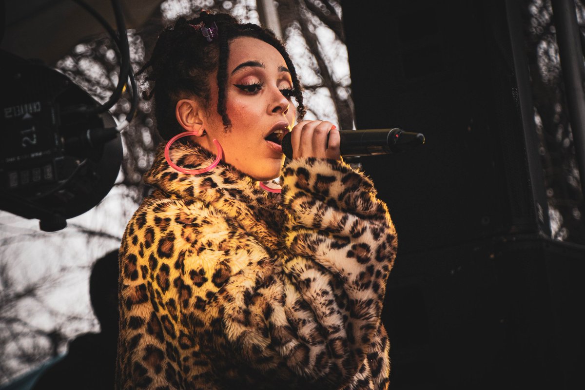Sirius_Jones's tweet photo. so stayed up watching @dojacat videos.then worked on backlog.
@dojacat #dojacat #juicy #photography #concert #detroit #midwest #weinthere #lit #concertphotography  #sirius #ihatehashtags #blackartist #blackart #fader #fadermagazine #afropunk #badatposting https://t.co/8UNMAjUkaH
