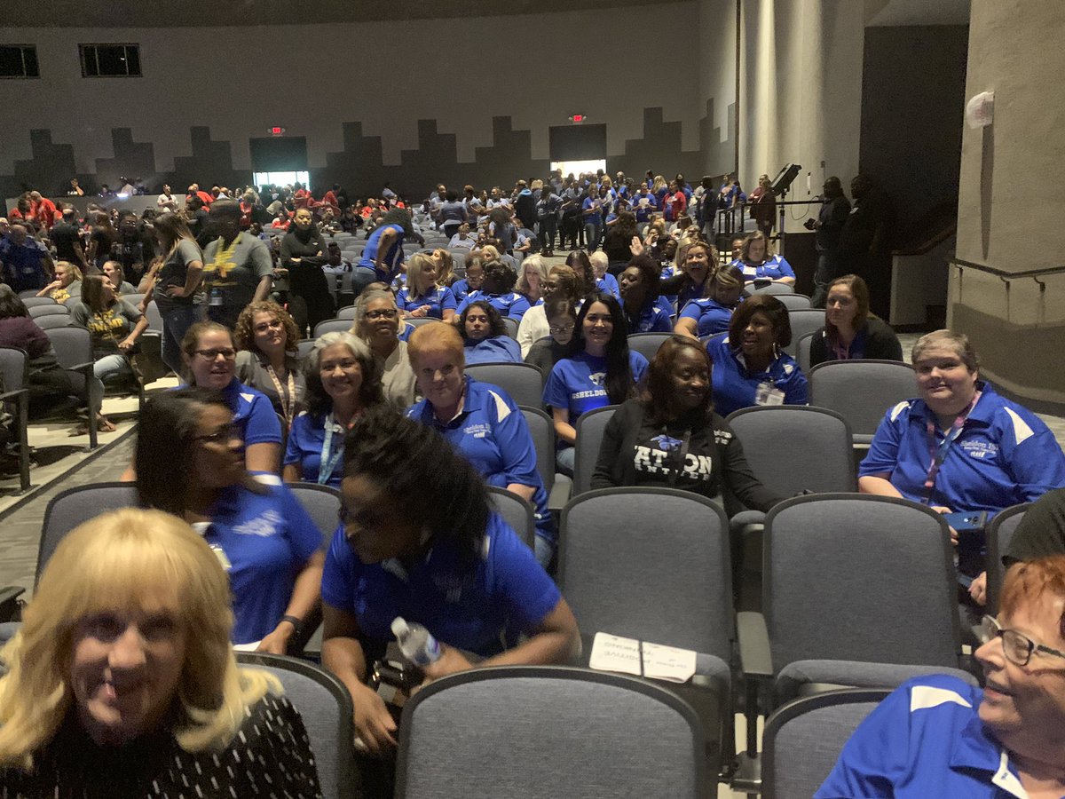 Suessaphone's tweet photo. Listening to @drmarciatate start our school year with the power of positivity. Smiles and laughter all around. #SheldonISDConvocation2019 @SheldonISD https://t.co/y4HUKYlW4a