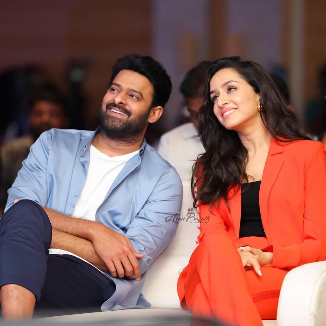 SKNonline's tweet photo. Adorable #Prabhas @ShraddhaKapoor #SaahoMediaMeet https://t.co/YZKkFCchPy