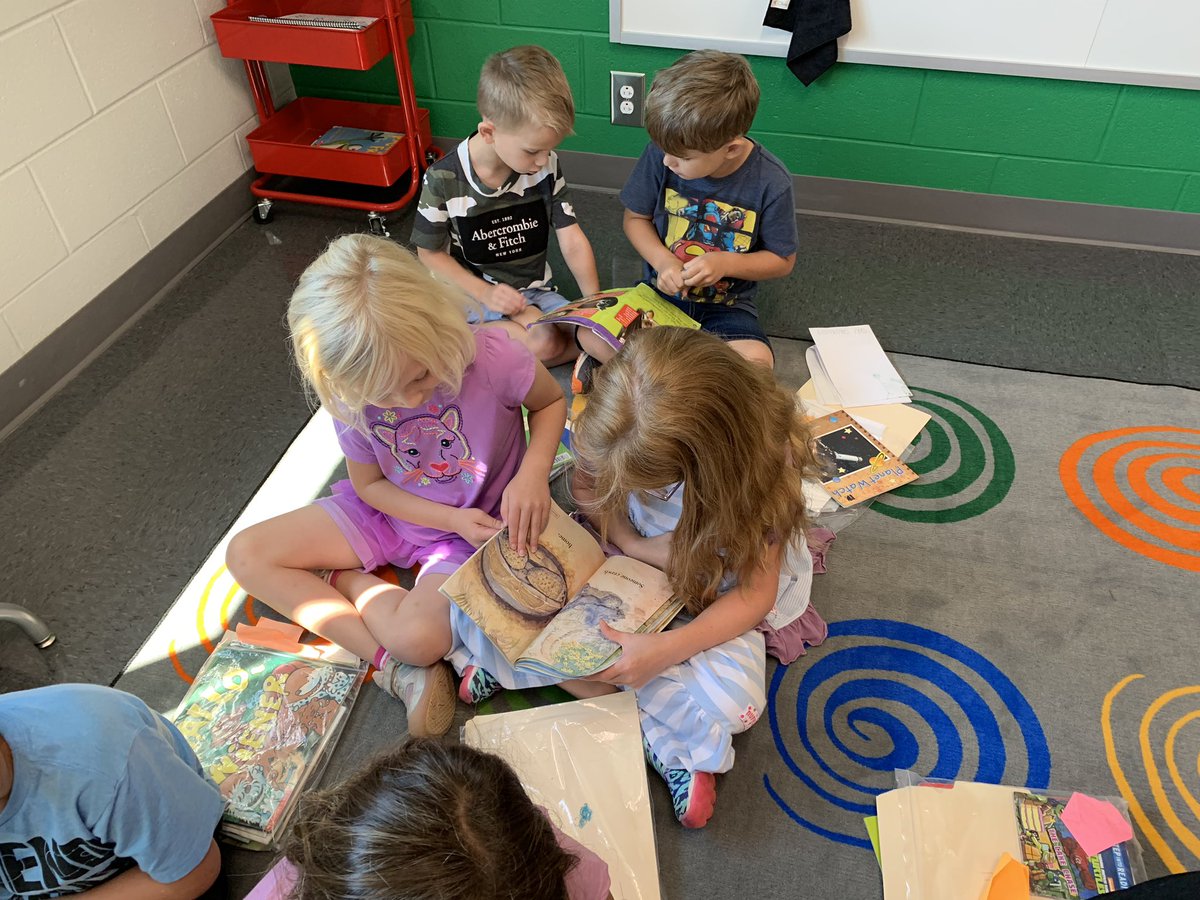 bilbao_tabitha's tweet photo. We are forming good habits during partner reading! #BCESfirsties #partnerreading #workshop #BCES https://t.co/JWPaACJIpG