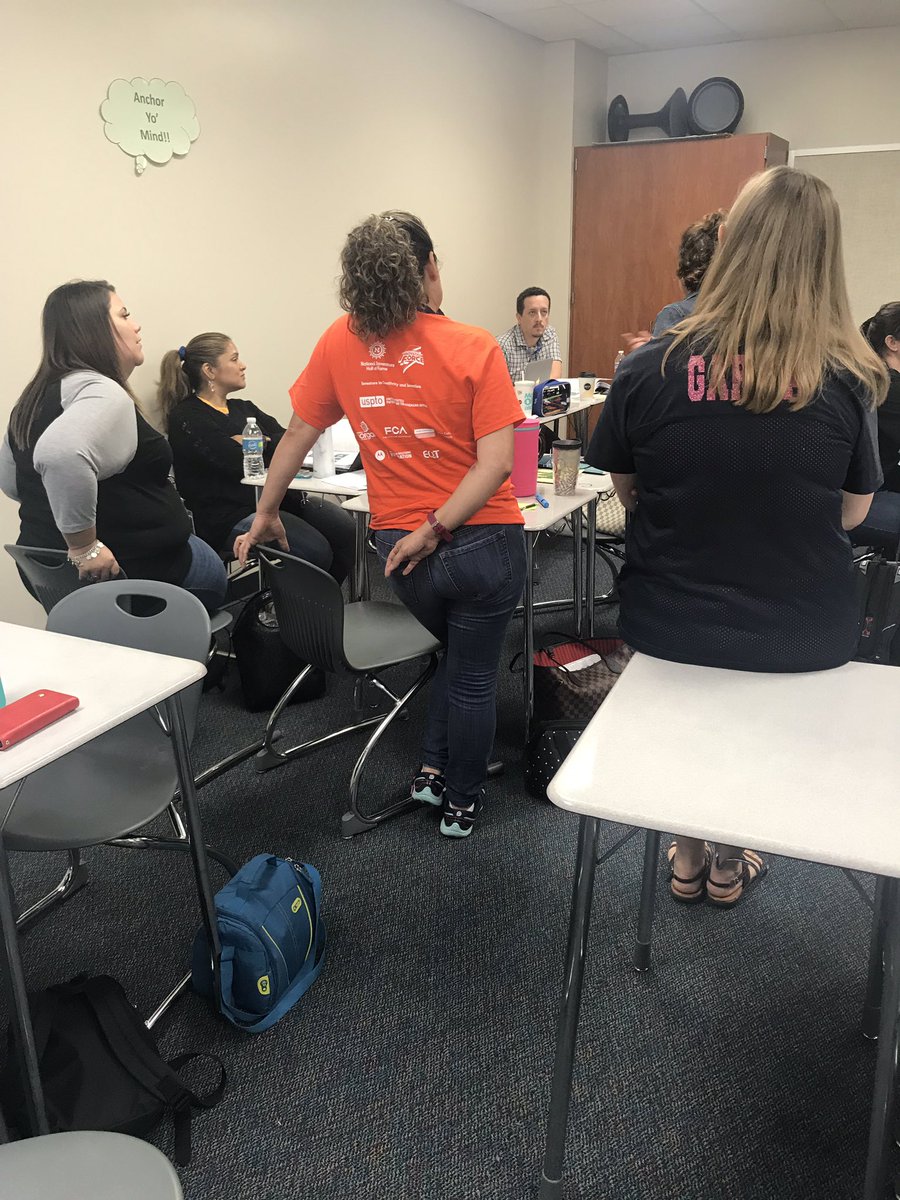 Maestra_Cutshal's tweet photo. Such an joy to be hosting the book study for @CFISDLOTE today! Such great discussion about the 3 Modes of Communication in @grahnforlang #cfisdpd4all https://t.co/2l5uPvnEH9