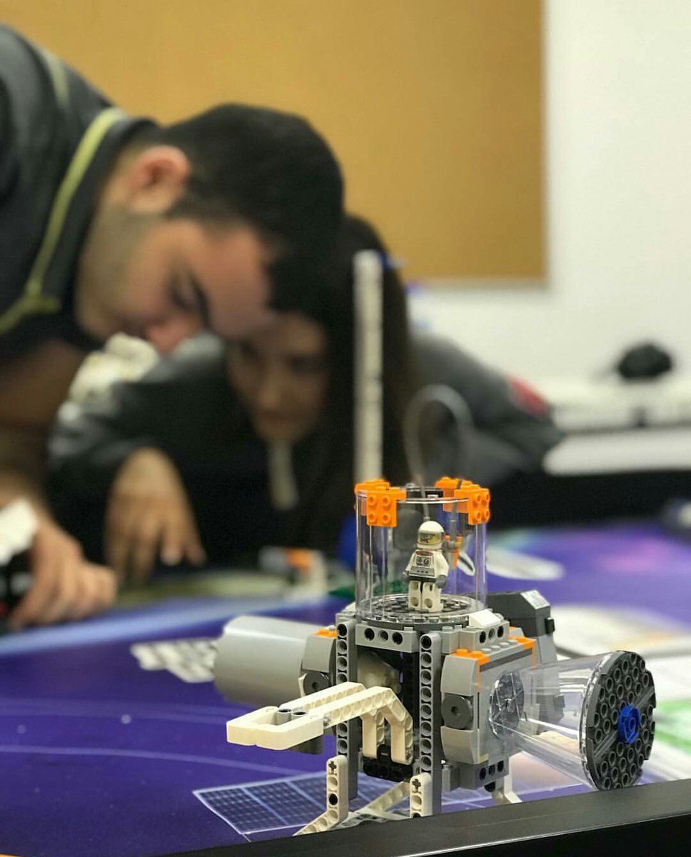 bkapeiron's tweet photo. Uzun zamandır peşindeyiz #FRC  #FLL ve #VEX ile çıktığımız bu yolu #ApeironFRC olarak devam ettirmek, şimdi de dünyanın bir numaralı robotik yarışması peşinde koşturmak asla yormuyor bizi, desteklerinizle çok daha iyi olacağız! 
#ApeironFRC #FRC  
@ApeironFrc https://t.co/STiTrmZBQD