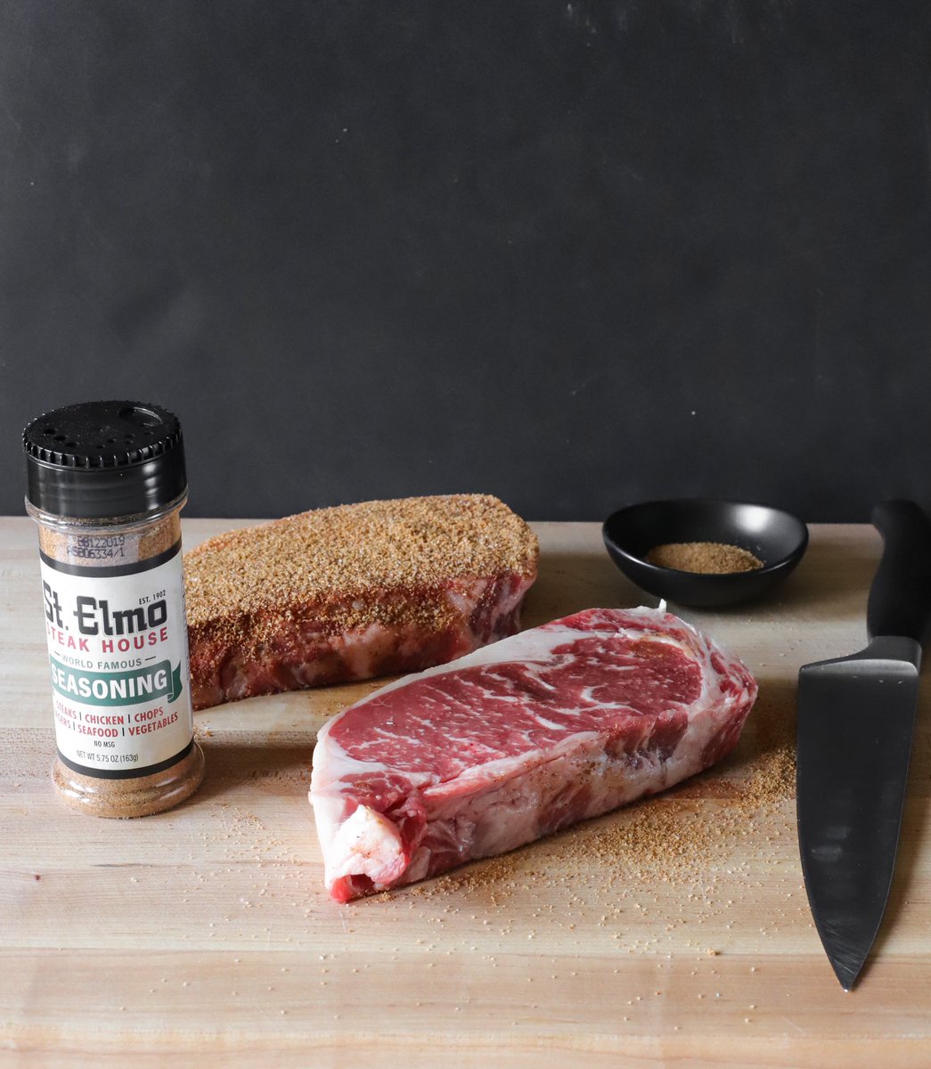stelmofoods's tweet photo. St. Elmo Steak House uses one seasoning blend for steaks, why mess with a perfect recipe. 📷:@EatsWithMichael https://t.co/bbwExyNGro