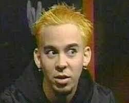 Yellow/Orange/Ginger/WhateverThisColorIs aka “When you wanna try something new but it goes not how you expected”. Approved by Phoenix. Very rare species, probably was dyed over with different color ASAP.