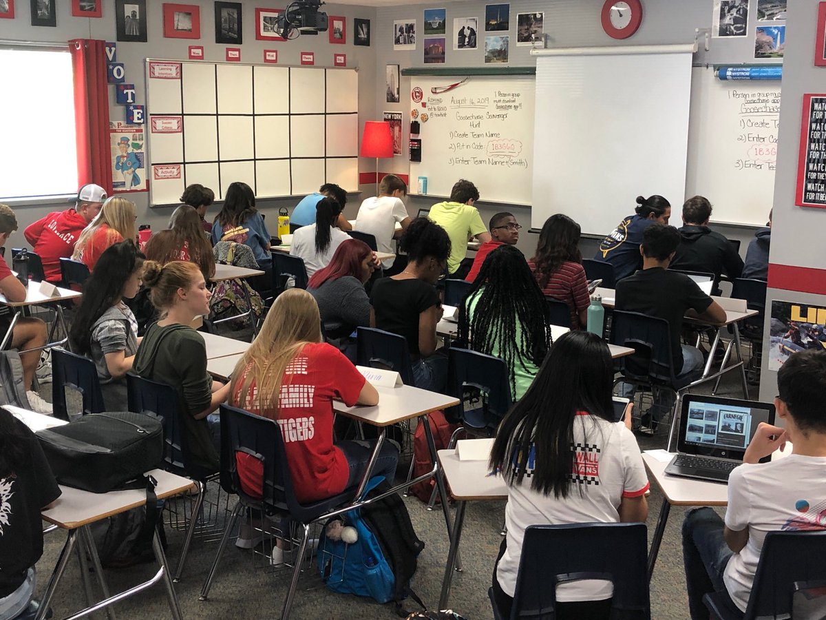 Ms. Smith’s kids rockin the goosechase scavenger hunt app! Thanks Ms. Laberge! #RespecttheT