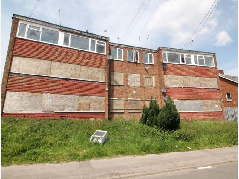 TACAuctionsWM's tweet photo. GOING TO AUCTION  🔑

This 2 bedroom first floor apartment on Jasmine Grove, #Coventry is an interesting investment 🏡  Located in an established residential area, which offers huge potential subject to redevelopment! Read more about this property here: https://t.co/X2ghg9CDo6 https://t.co/kEEcrIQYmB