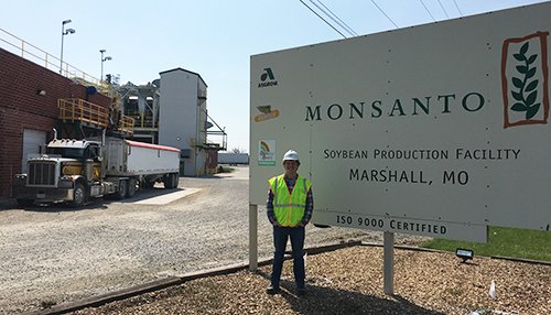PurdueAgEcon's tweet photo. AGEC student, David Taylor, spent his spring semester differently than most of his classmates. Over the past few months, he was the Seed Process Engineer Intern for Bayer’s Crop Science Division. https://t.co/EmPFuC4FlX https://t.co/9gvwxSD5Ya