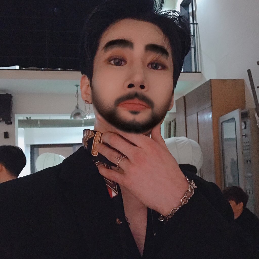 szHSWsz's tweet photo. 참나.. 공카 프사도 이걸로 해 둘 일이야? 정말 알다가도 모를 놈아.. https://t.co/idONiuyJYA