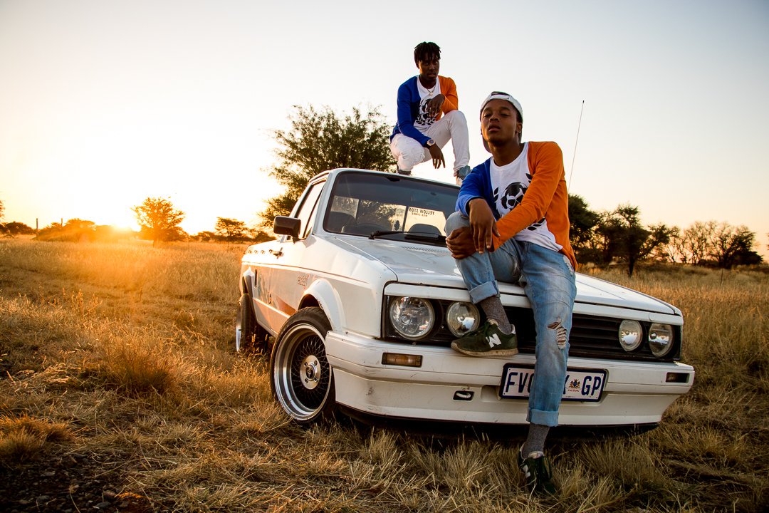 Kasi_Threads's tweet photo. The Revolution Is Pulling Up On You This Summer, Swart Gevaar Style. 

📸: @WordArsonist (@tokgamophotography on IG) 

#KASIOLOGY #STREETWEAR #KASI #STREETCULTURE #SWARTGEVAAR #NORTHERNCAPE #GALESHEWE #KIMBERLEY https://t.co/hfJQIRMvj6