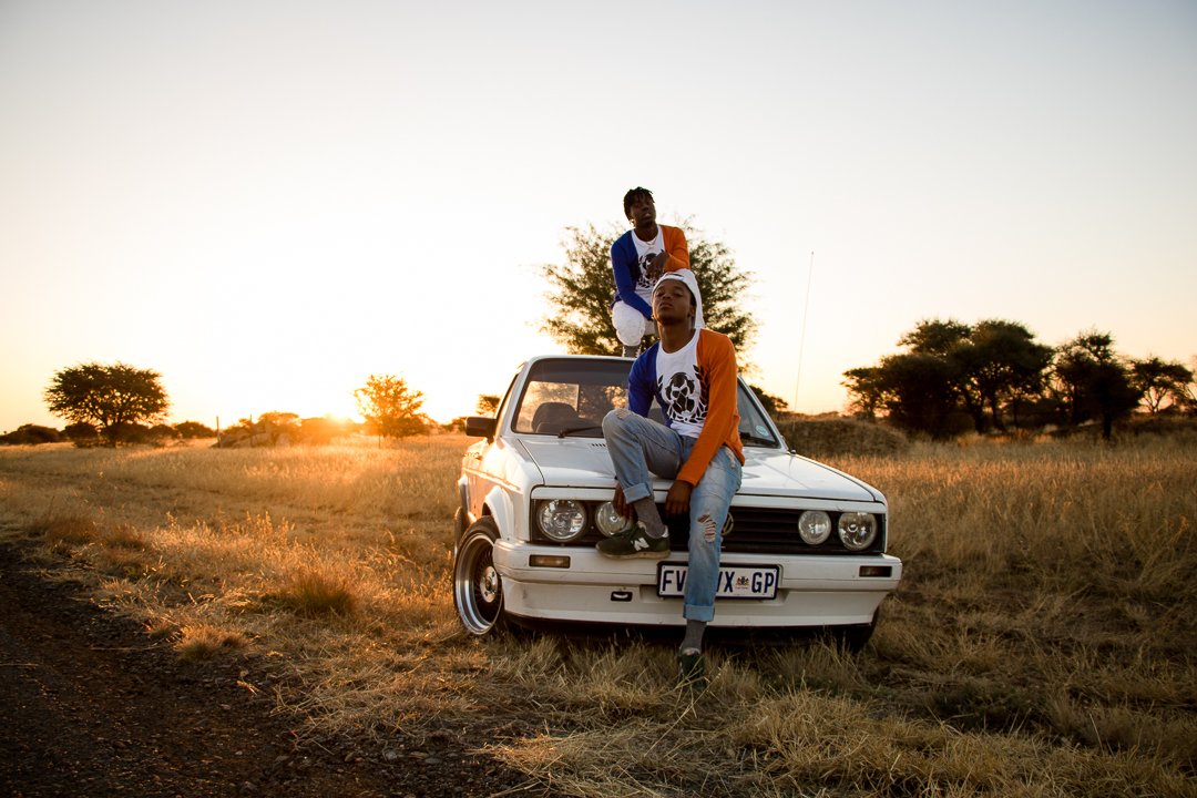 Kasi_Threads's tweet photo. The Revolution Is Pulling Up On You This Summer, Swart Gevaar Style. 

📸: @WordArsonist (@tokgamophotography on IG) 

#KASIOLOGY #STREETWEAR #KASI #STREETCULTURE #SWARTGEVAAR #NORTHERNCAPE #GALESHEWE #KIMBERLEY https://t.co/hfJQIRMvj6